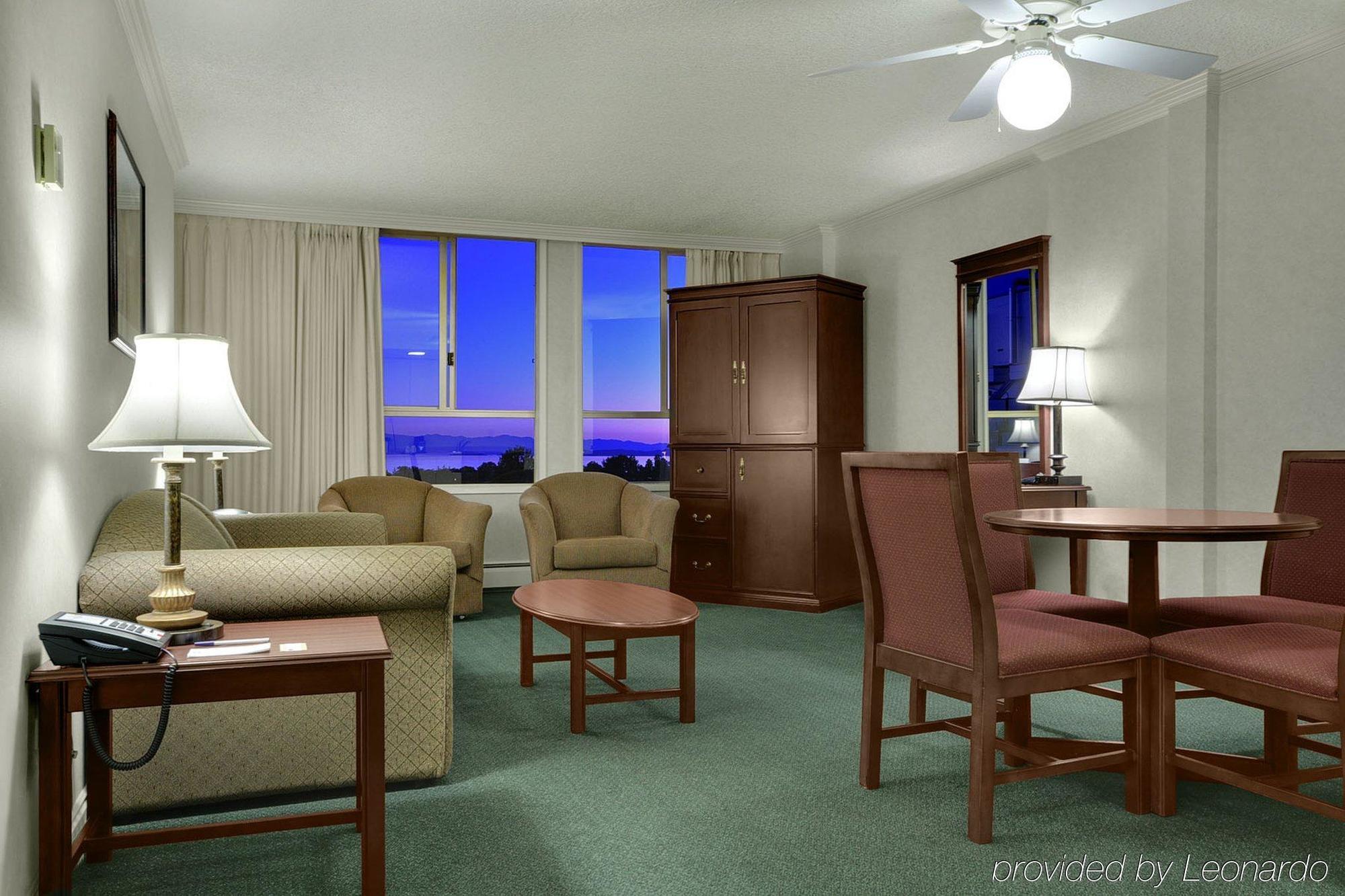 Harbour Towers Hotel & Suites Victoria Kültér fotó