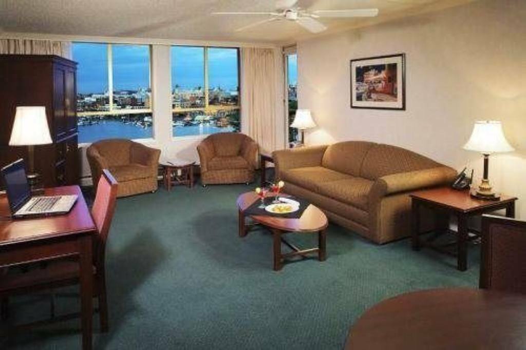 Harbour Towers Hotel & Suites Victoria Kültér fotó