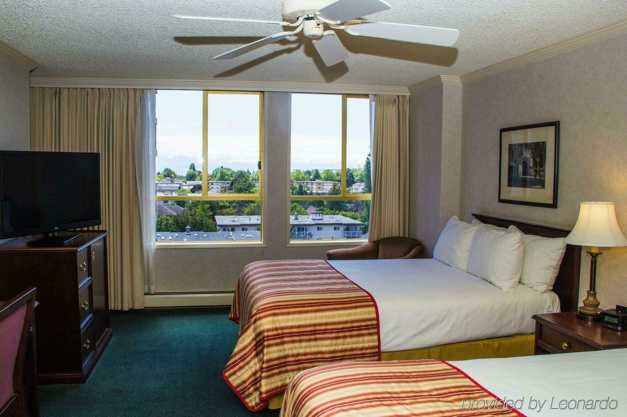 Harbour Towers Hotel & Suites Victoria Kültér fotó