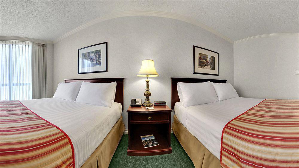 Harbour Towers Hotel & Suites Victoria Kültér fotó