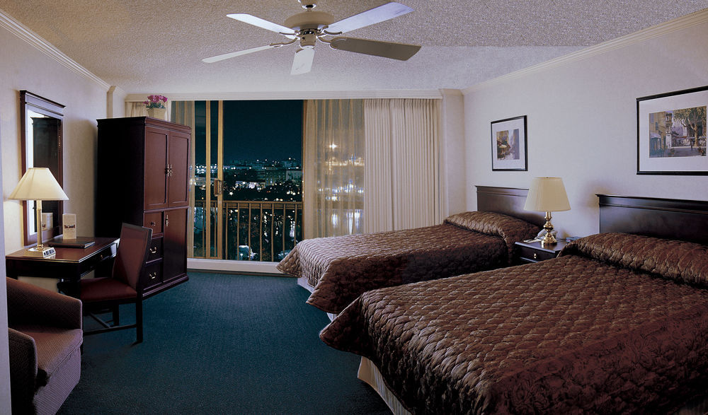 Harbour Towers Hotel & Suites Victoria Kültér fotó